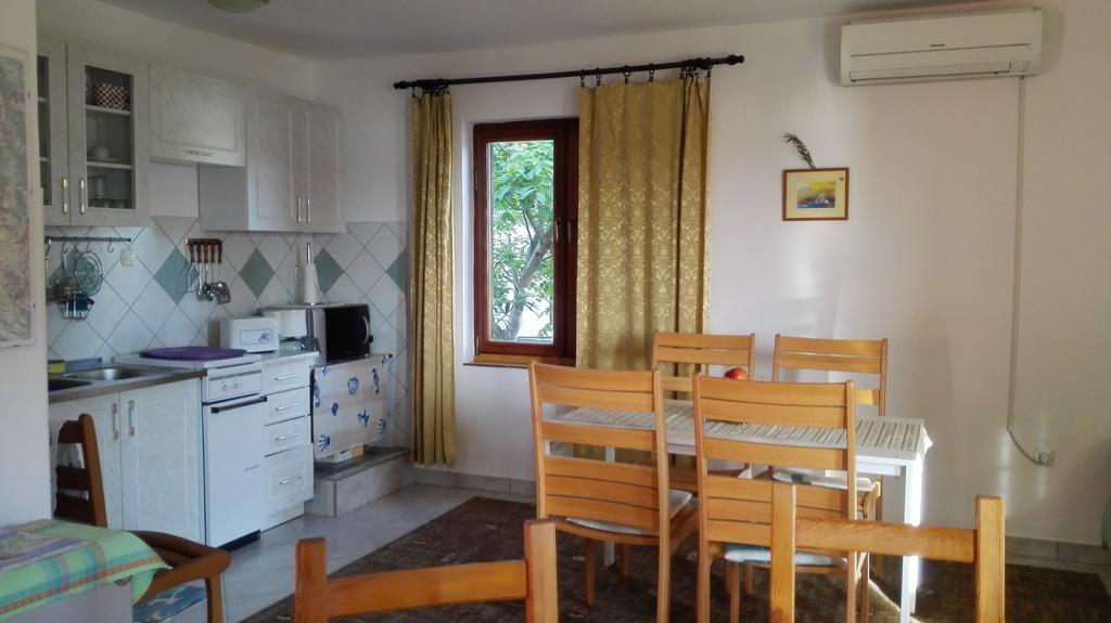 Apartment Vrulje Горни-Карин Экстерьер фото