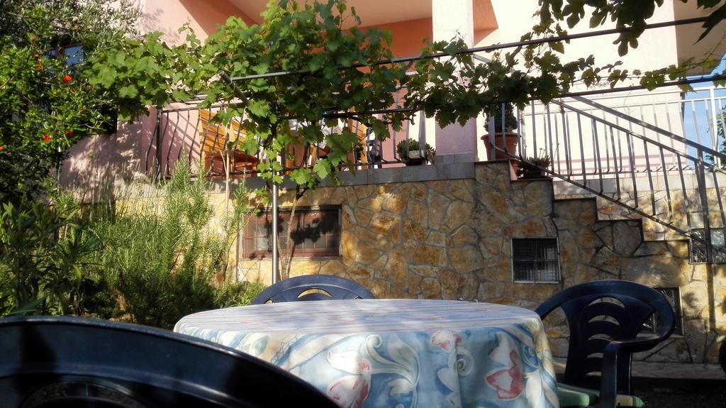 Apartment Vrulje Горни-Карин Экстерьер фото