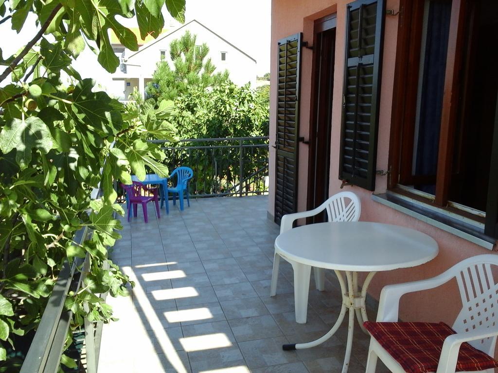 Apartment Vrulje Горни-Карин Экстерьер фото